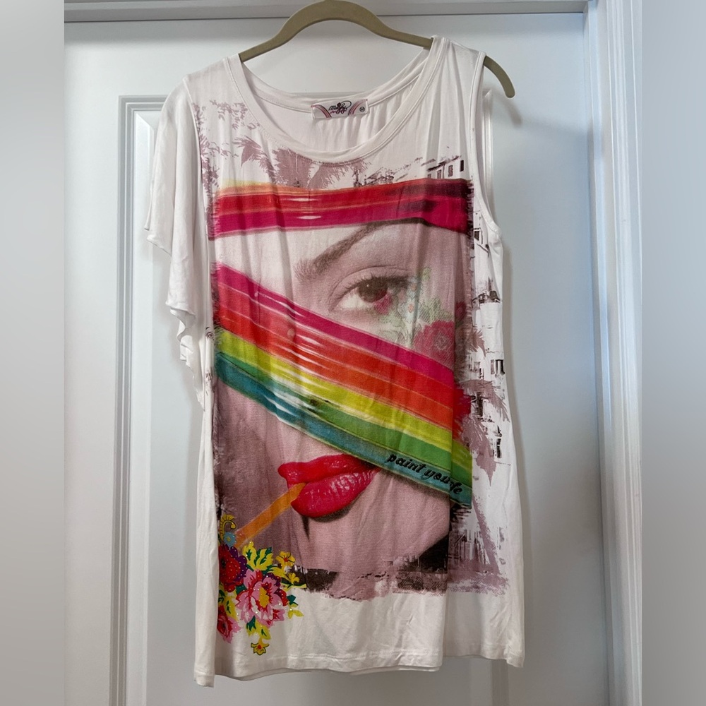 Size L colorful top